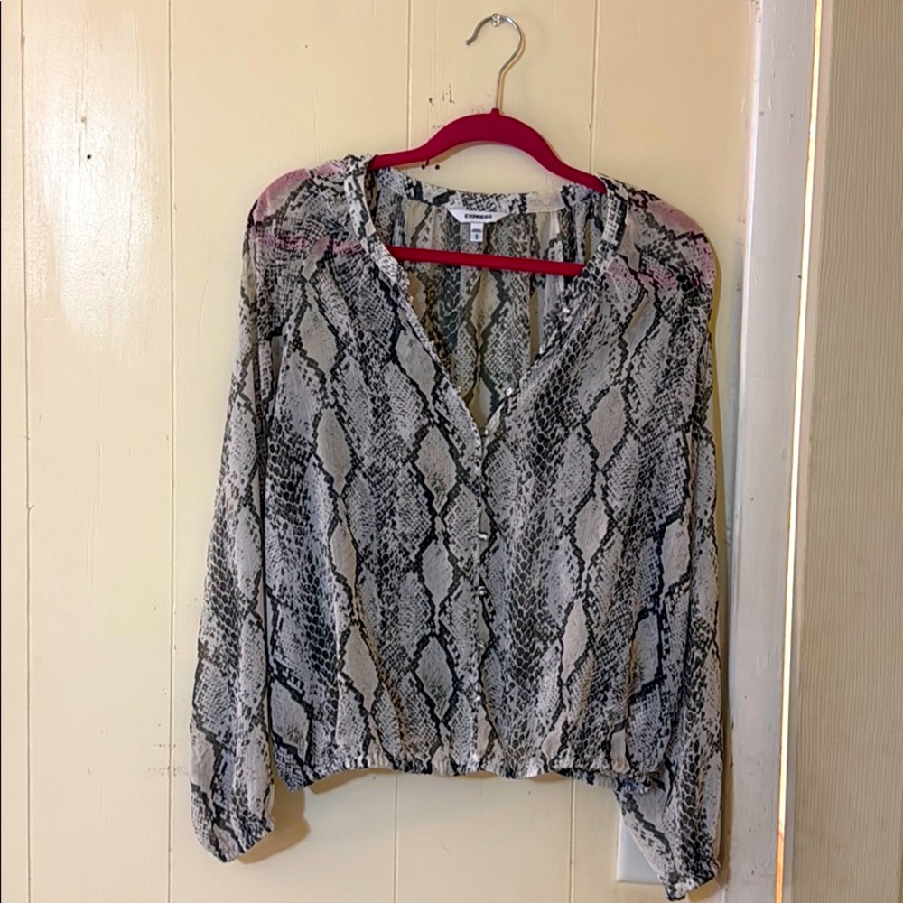 Express ladies Medium top
